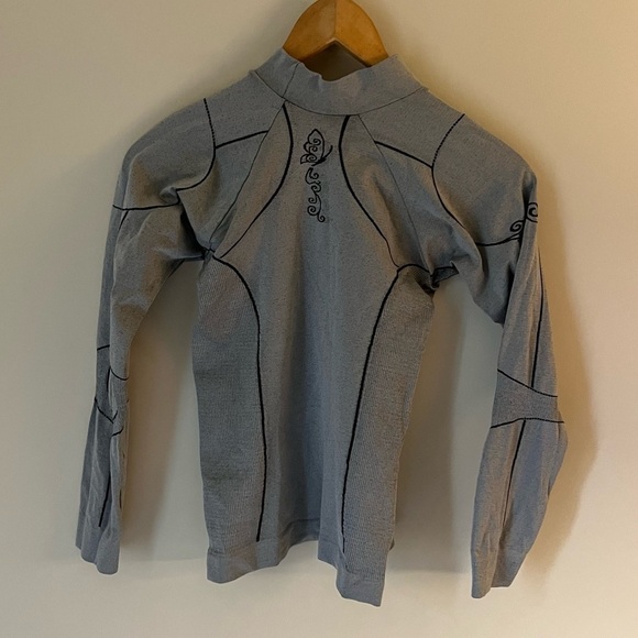 Athleta Y2K Size M/L Butterfly Seamless Long Sleeve Mockneck Top B8 - Picture 3 of 8